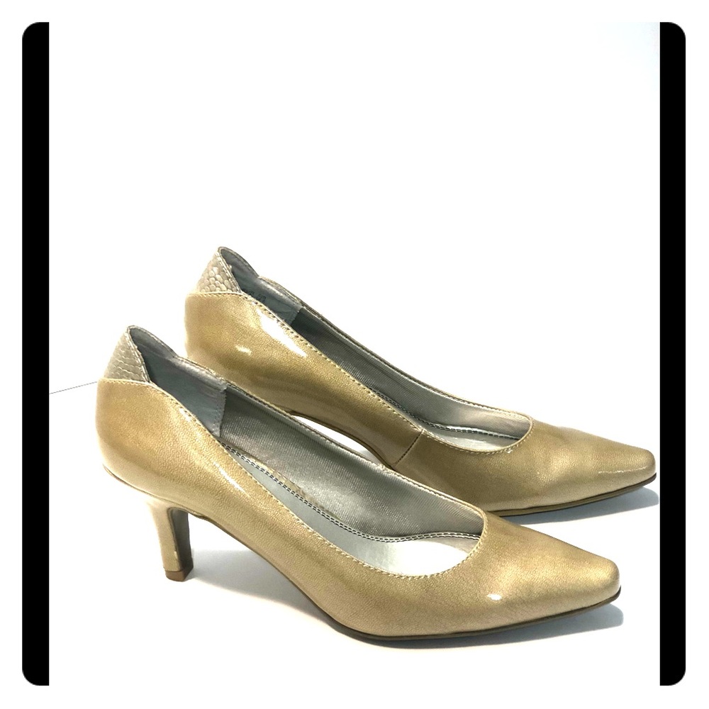 Life Stride KLARISSA Soft Nude Pumps Gold